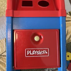 WOOD PLAYSCKOOL SHAPE SORT MAILBOX