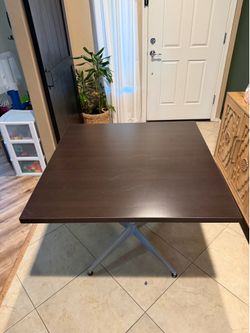 Square Desk 36” x 36”