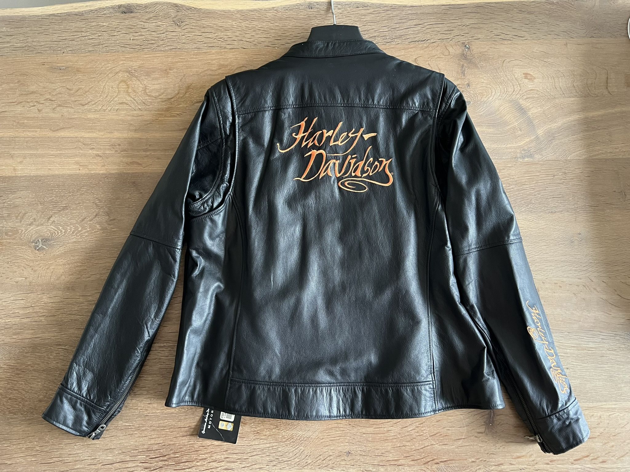 New With Tags Women’s Harley Davidson Genuine Leather Jacket