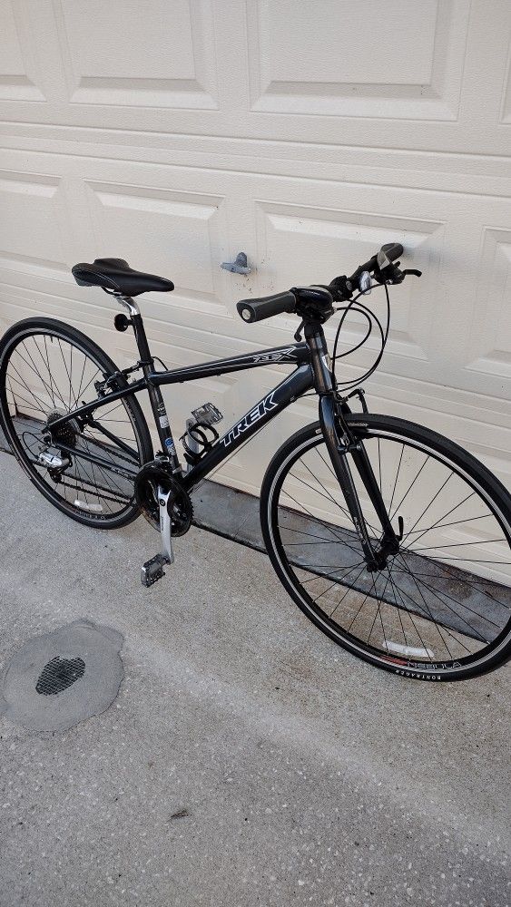 Trek 7.3 FX Hybrid Bike Nice!