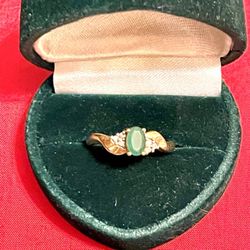 10k Gold Emerald & Diamond Ring sz 7