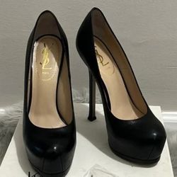  Yves Saint Laurent (YSL) / Saint Laurent Size 6 