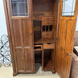 Hiding Closet Desk