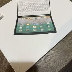 iPad Bluetooth Keyboard With Case NEW