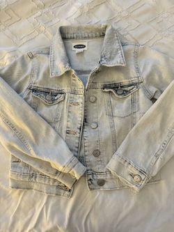 Old navy jean Jacket Size 6-7