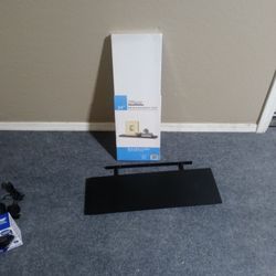1 Bracketless Shelf 