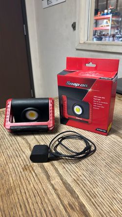 Snap on  flood light (red and black ) a