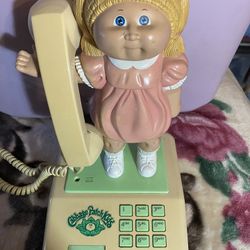 Vintage 1984 cabbage patch doll landline phone.