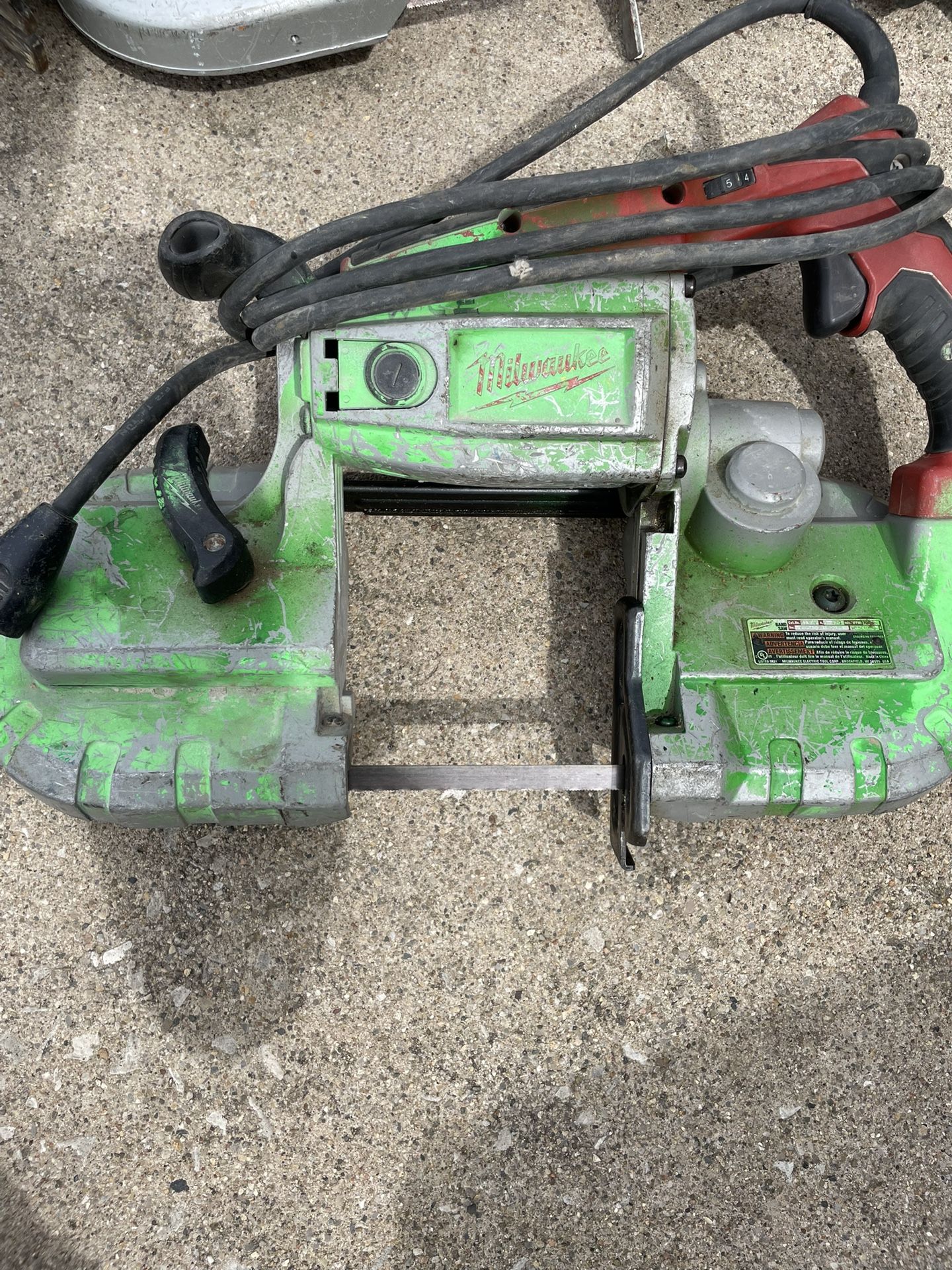 MILWAUKEE CORDED BANDSAW