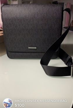 MKORS UNISEX MESSENGER BAG