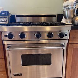 VIKING Range And Hood for Sale in Stanwood, WA - OfferUp