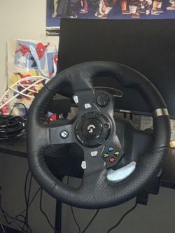 Logitech G920 Racing Wheel and pedals for Xbox