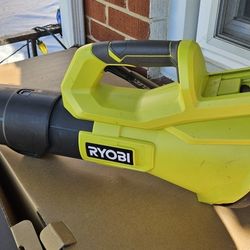 Like new 40V Ryobi leaf blower