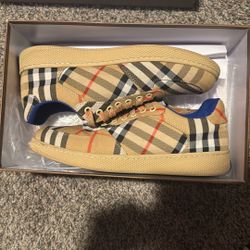 Burberry Shoes Size 9