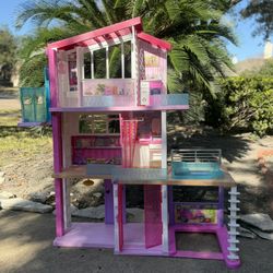 Barbie House 20$