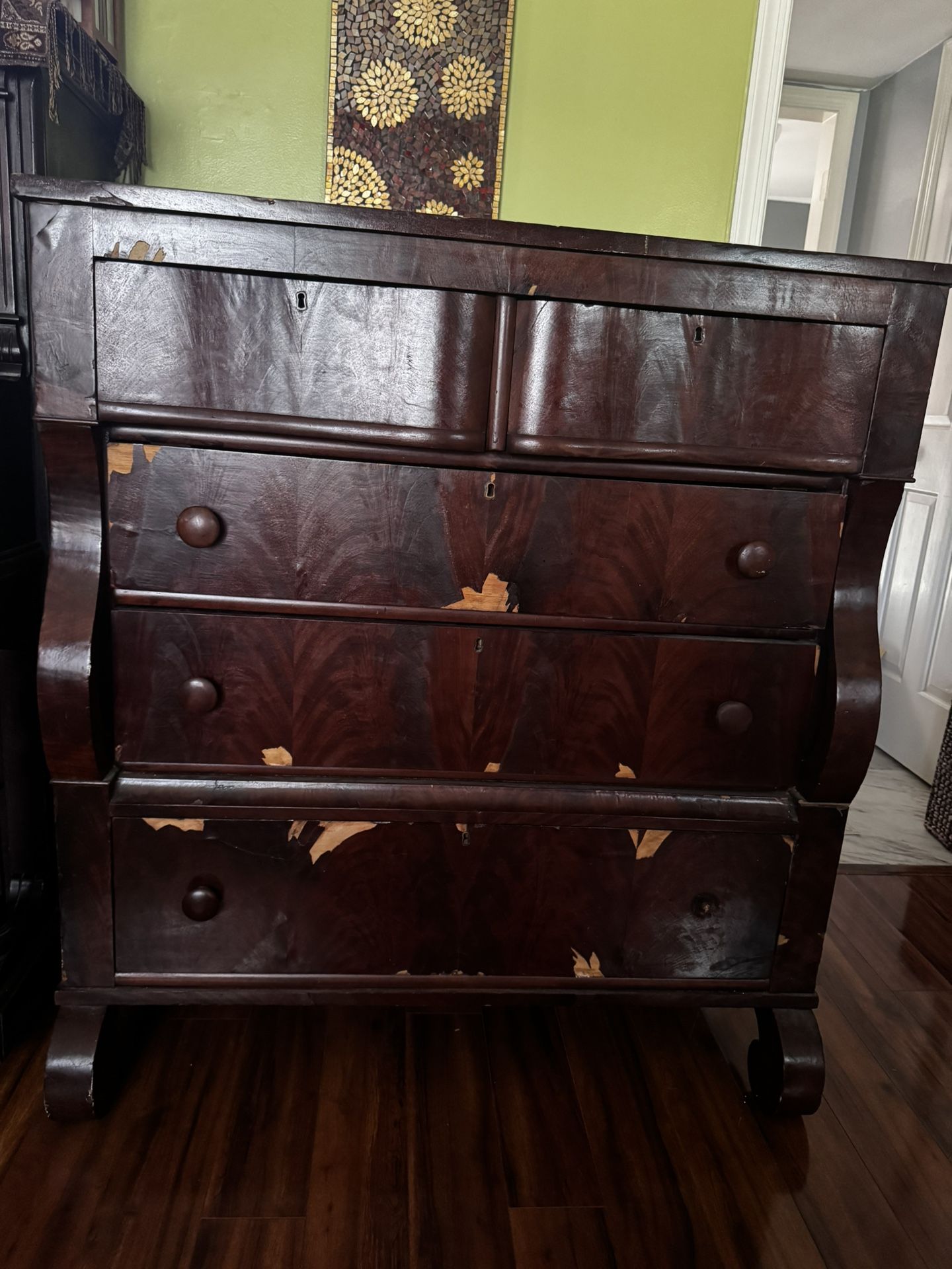 Dresser