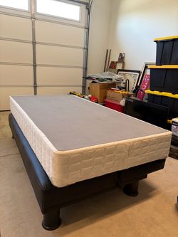 Twin / Twin-bed  Foundation Great Condition!