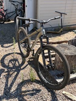Haro thread 2 dirt jumper 26”