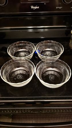 Vintage Set of 4 Pyrex Dessert Bowls