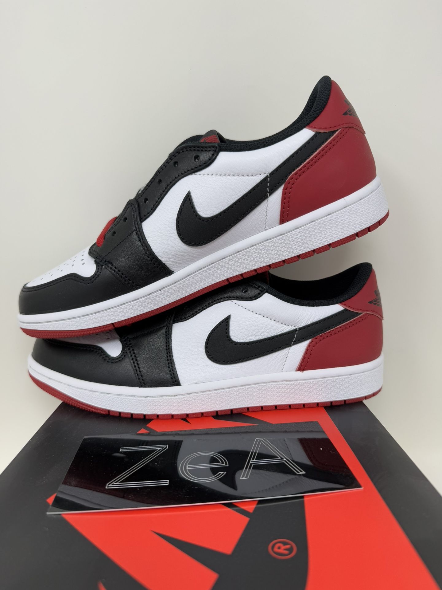 Nike Air Jordan 1 Retro Low OG Black Toe Size 9