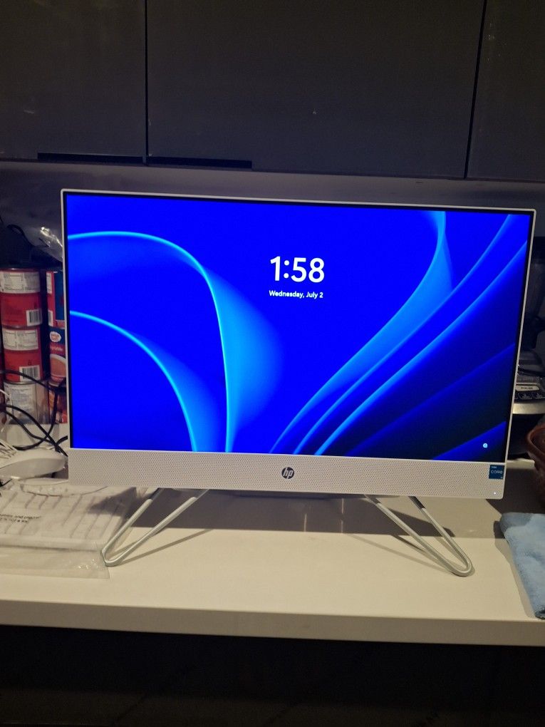 2023  HP TOUCH HOME COMPUER NEW PAID $850 SELLING FOR $450