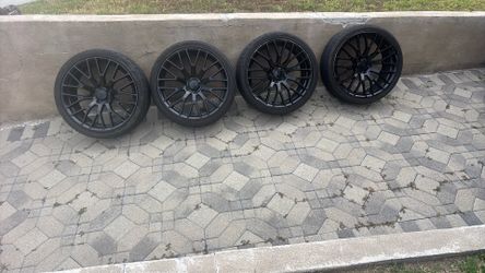 20 inch mustang rims n tires