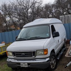 2005 Ford E350