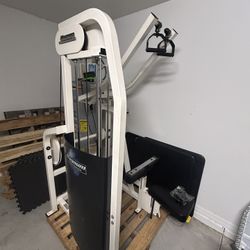 Lat Pulldown - Magnum Biangular Lat Pulldown