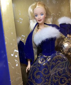 NEW 🤩 Stunning ✨✨Holiday Barbie✨✨