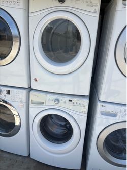 Whirlpool duet  Stackable  Washer and gas dryer  Excellent working condition  Heavy duty  W27 D31.5 H76 3 months warranty parts and labor only