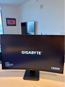 Gaming monitor 27” curved