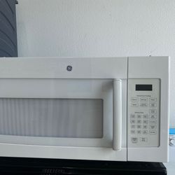 White Microwave Ge 