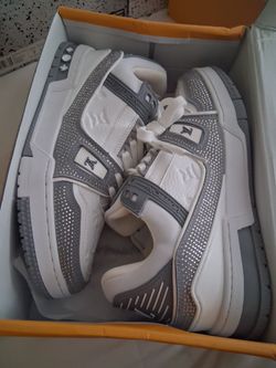 White and grey louie vuittons vvs size 8