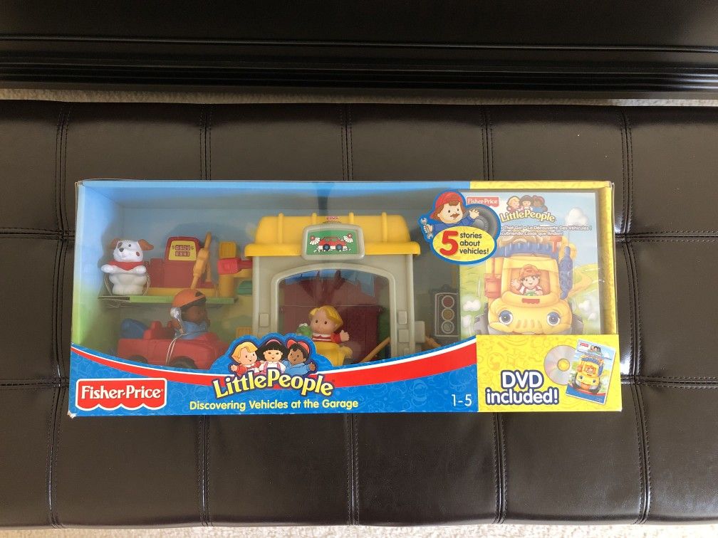 *BRAND NEW IN ORIGINAL PACK * FISHER PRICE LITTLE PEOPLE Discovering Vehicles At The Garage