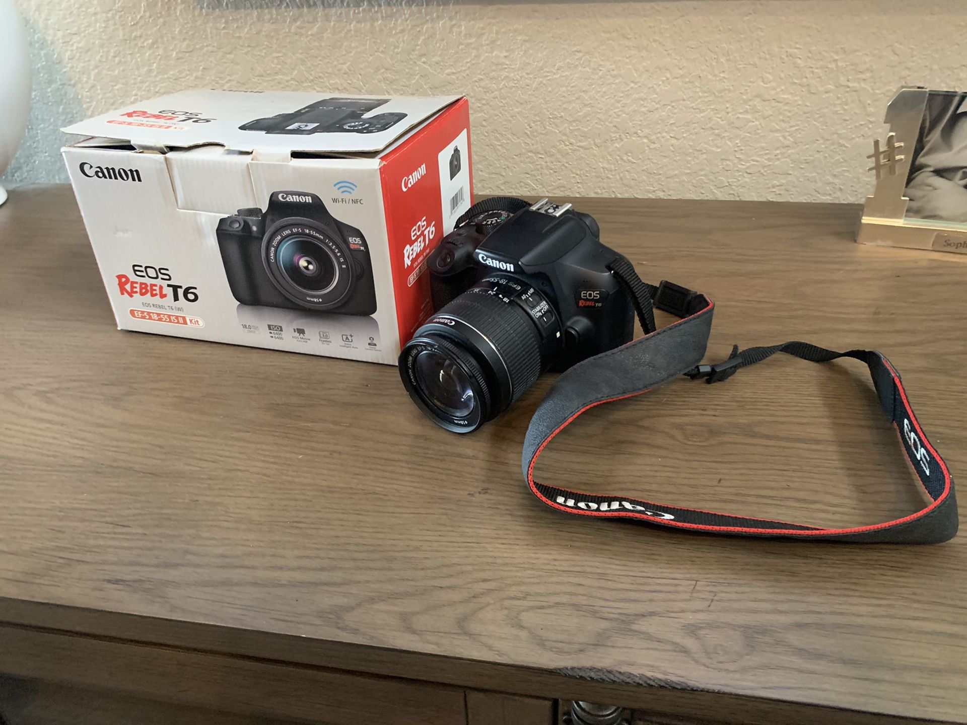 Canon T6 camera with extras