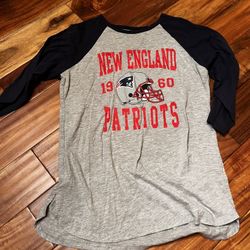 Women’s New England patriots baseball tee. Size xl
