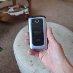 Zte Flip Phone Good Condition Hardley Ever Used 
