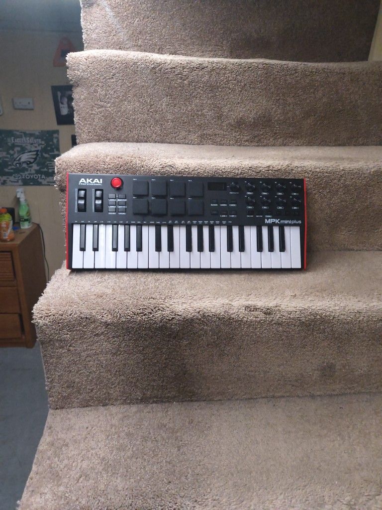 Akai MPK Mini Plus Barely Used