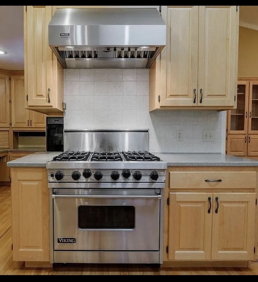 6 Burner Viking Range & Vent Hood
