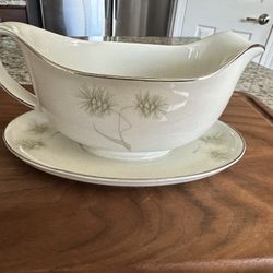 GREENBRIAR BY VITA CRAFT BAVARIA GERMANY GRAVY BOAT WITH FASTAND