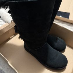 Black Uggs 