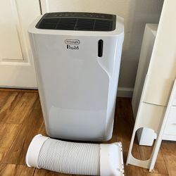 Delonghi Pinguino Compact Portable Air Conditioner
