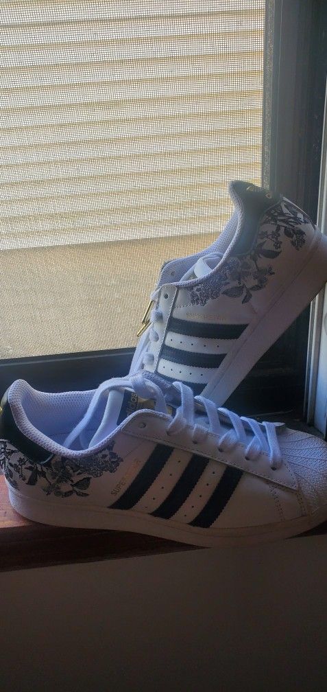 6 1/2 Adidas Van Shoes