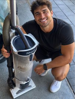 Shark Navigator Upright Vacuum Cleaner