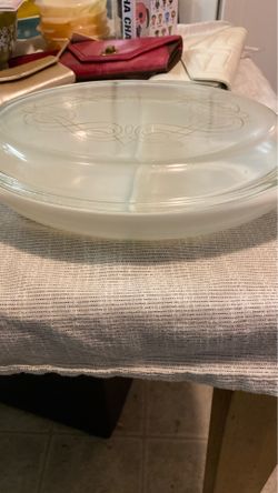 Pyrex 1063 with lid