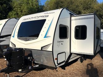 2020 Coachmen 195RBS Freedom express ultralite edition dual axel with slide out travel trailer