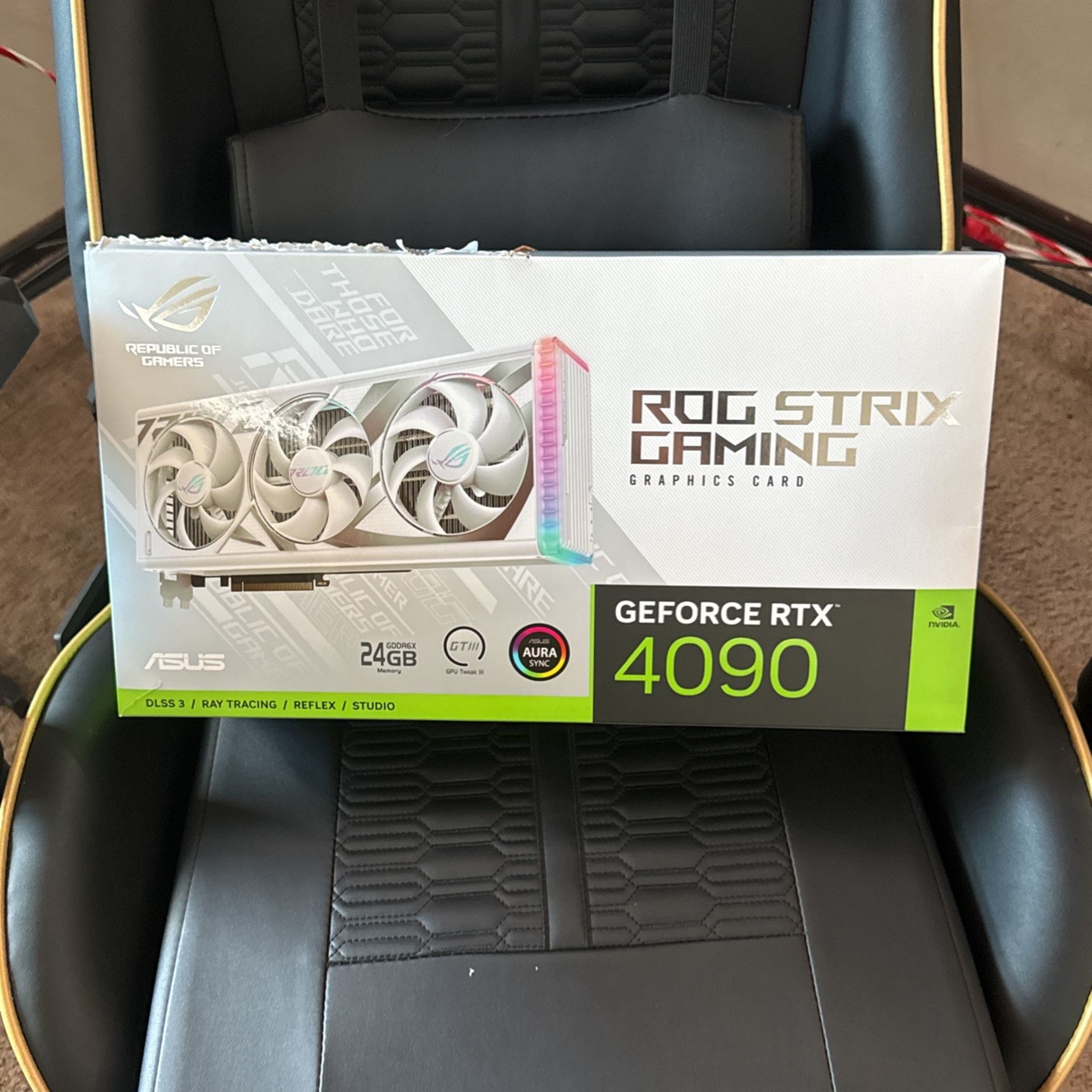 WHITE ROG STRIX 4090 Graphics Card