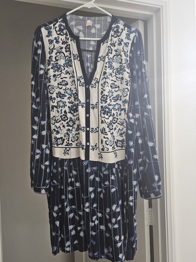 Floral-patterned Blue And White Dress