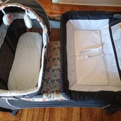 Make A Offer Pack and Play With Bassinet And Changing Table 
