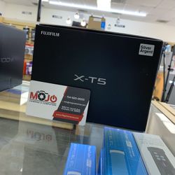 Fujifilm X-T5 Mirrorless Camera